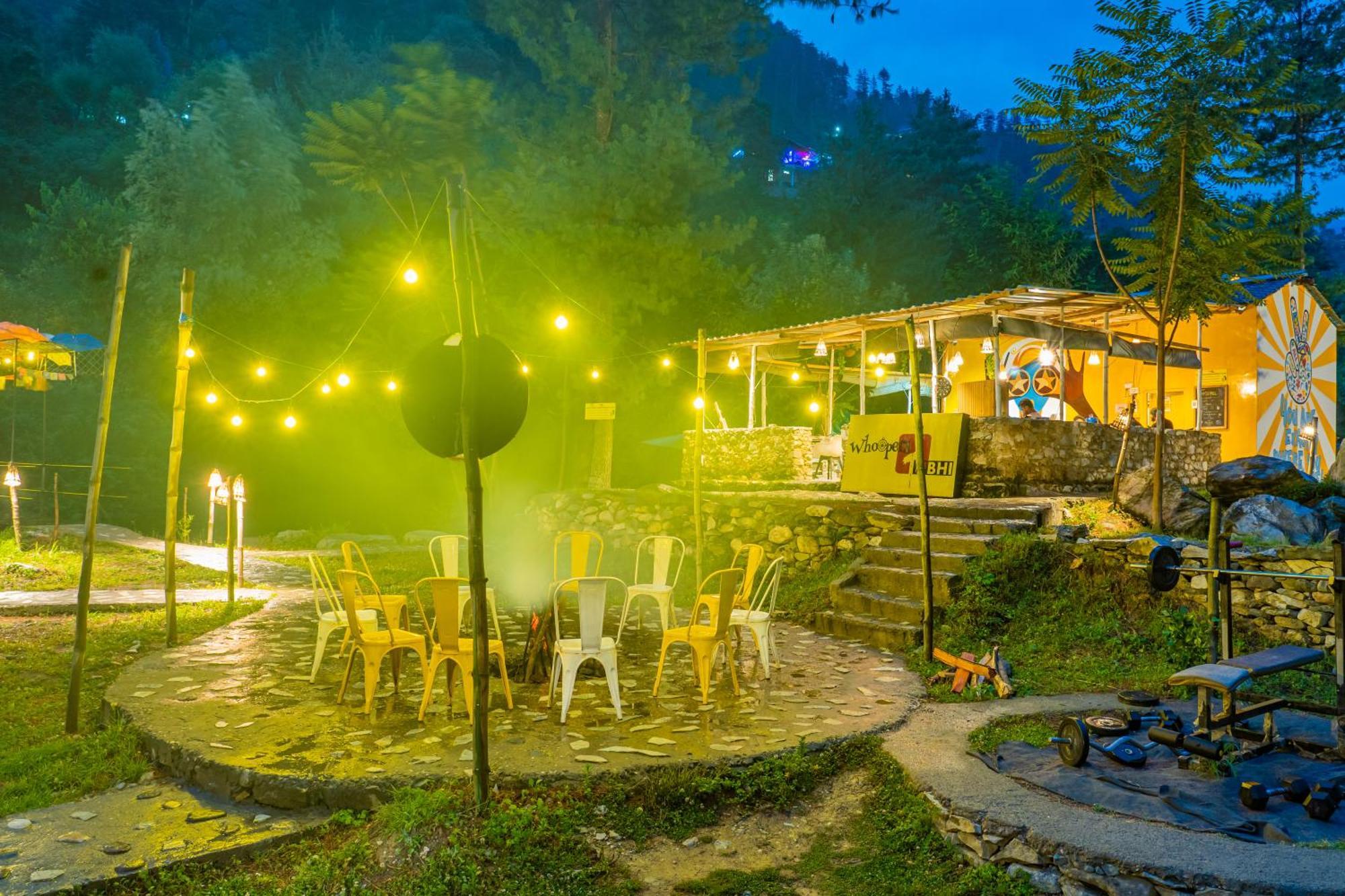 Whoopers Boutique Resort Jibhi Экстерьер фото