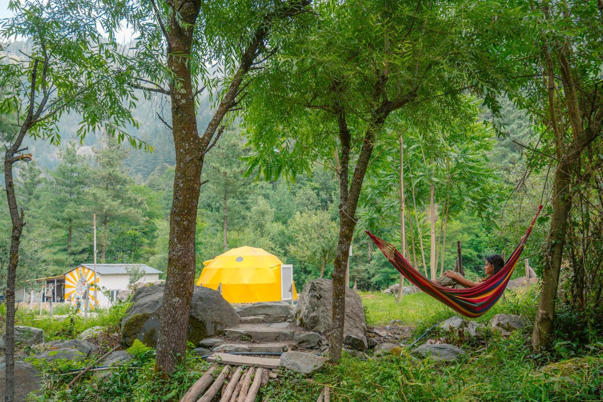 Whoopers Boutique Resort Jibhi Экстерьер фото