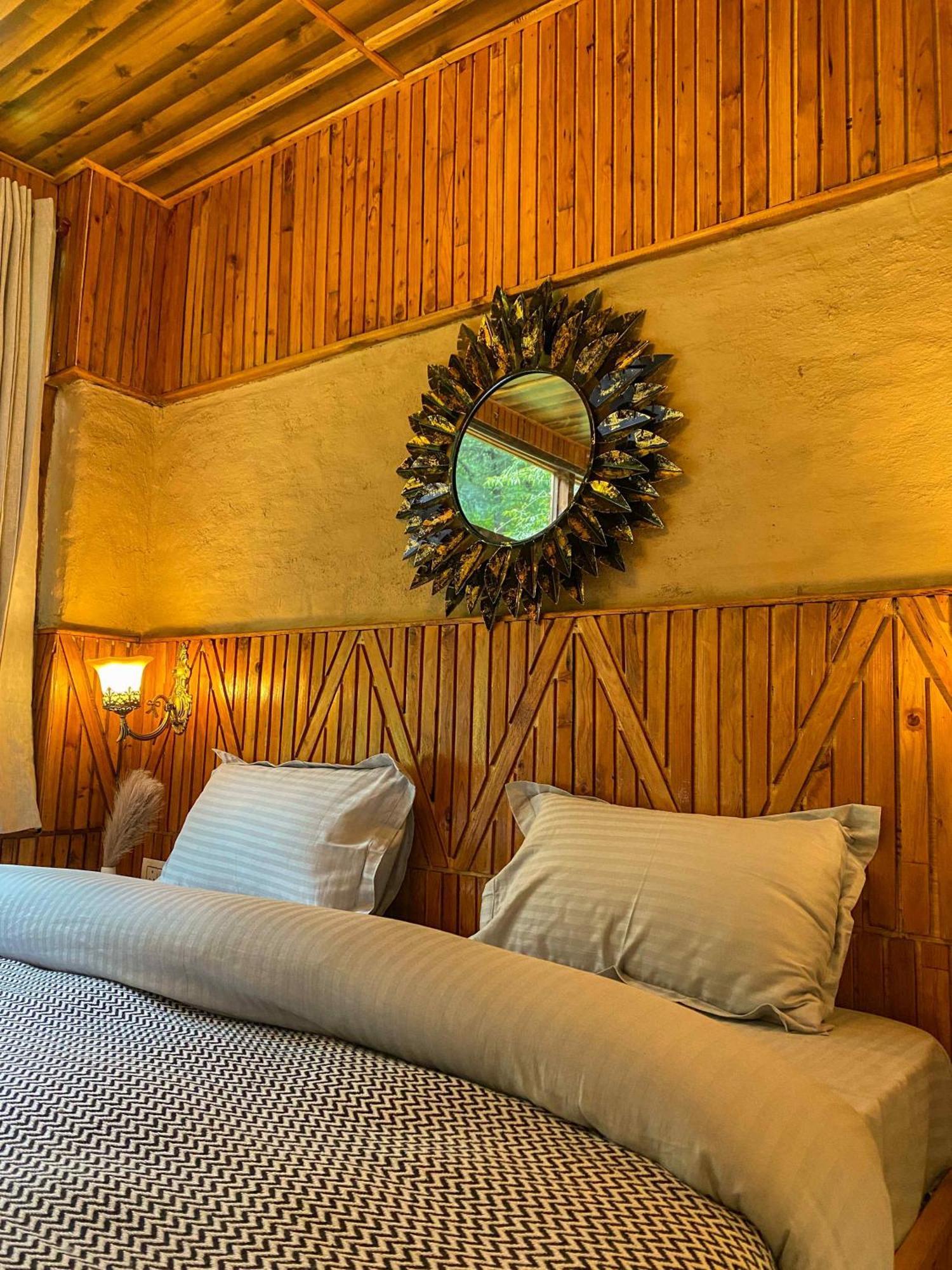 Whoopers Boutique Resort Jibhi Экстерьер фото