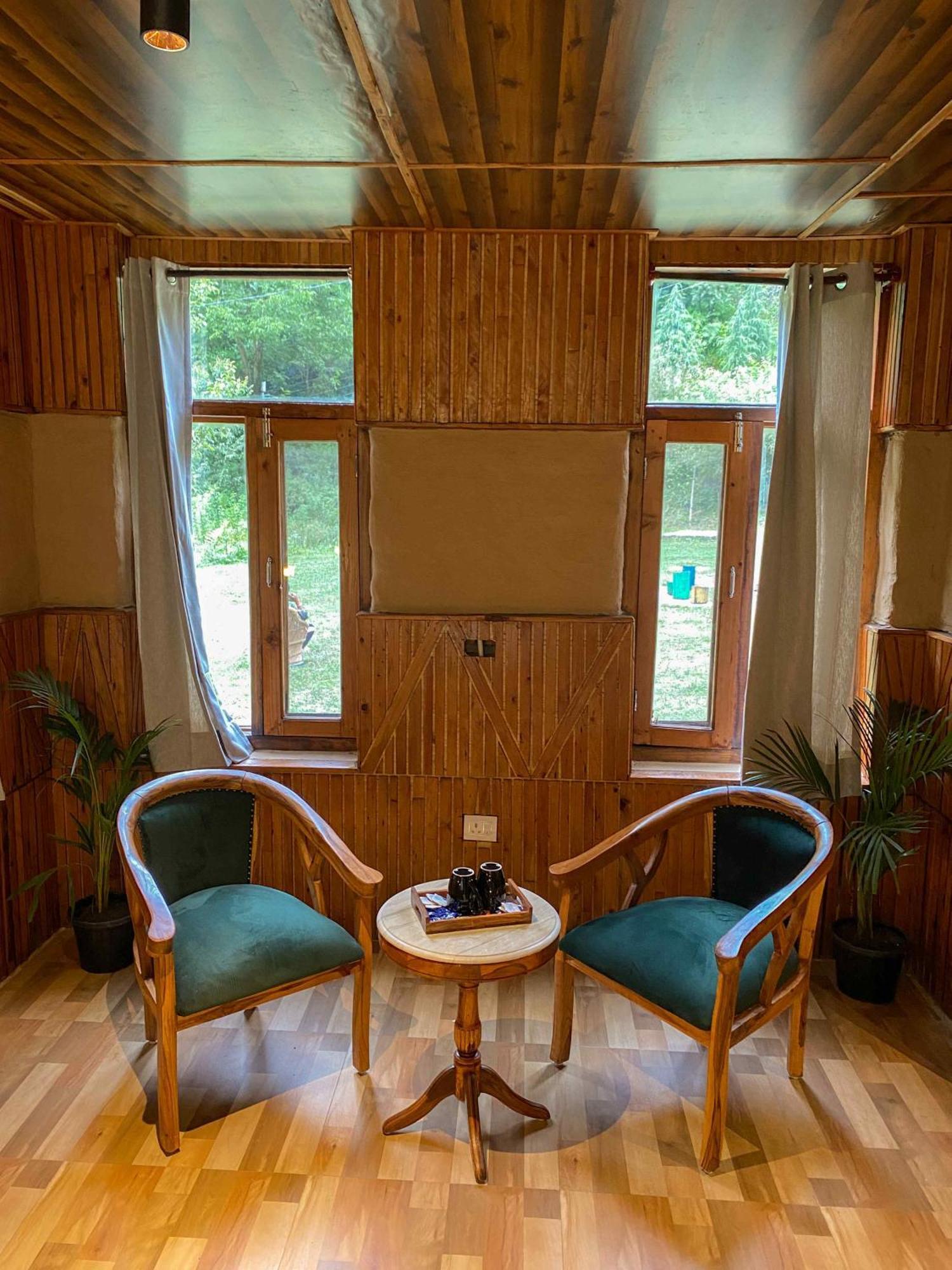 Whoopers Boutique Resort Jibhi Экстерьер фото